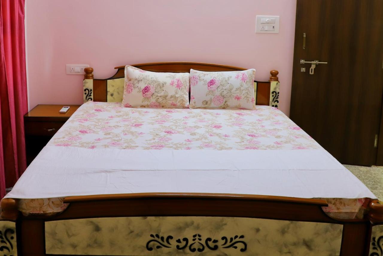 Truelife Homestays: Mountain View 2BHK Near Railway Station Tirupati Exterior photo